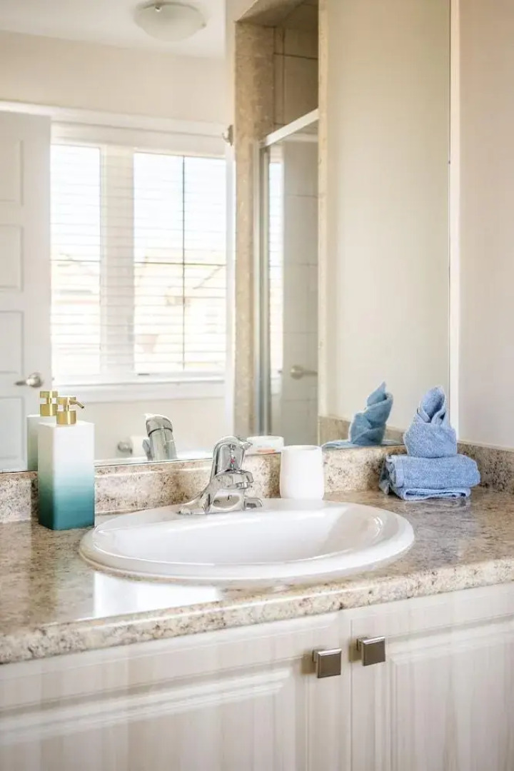 Апартаменты New 3BR Townhouse Minutes to Niagara Falls and Brock University by Globalstay