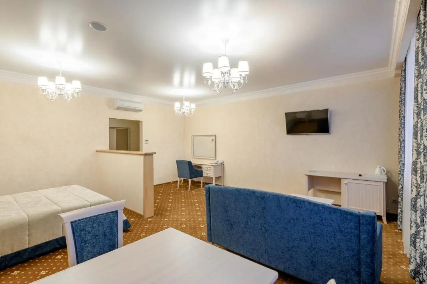 Отель Аквамарин