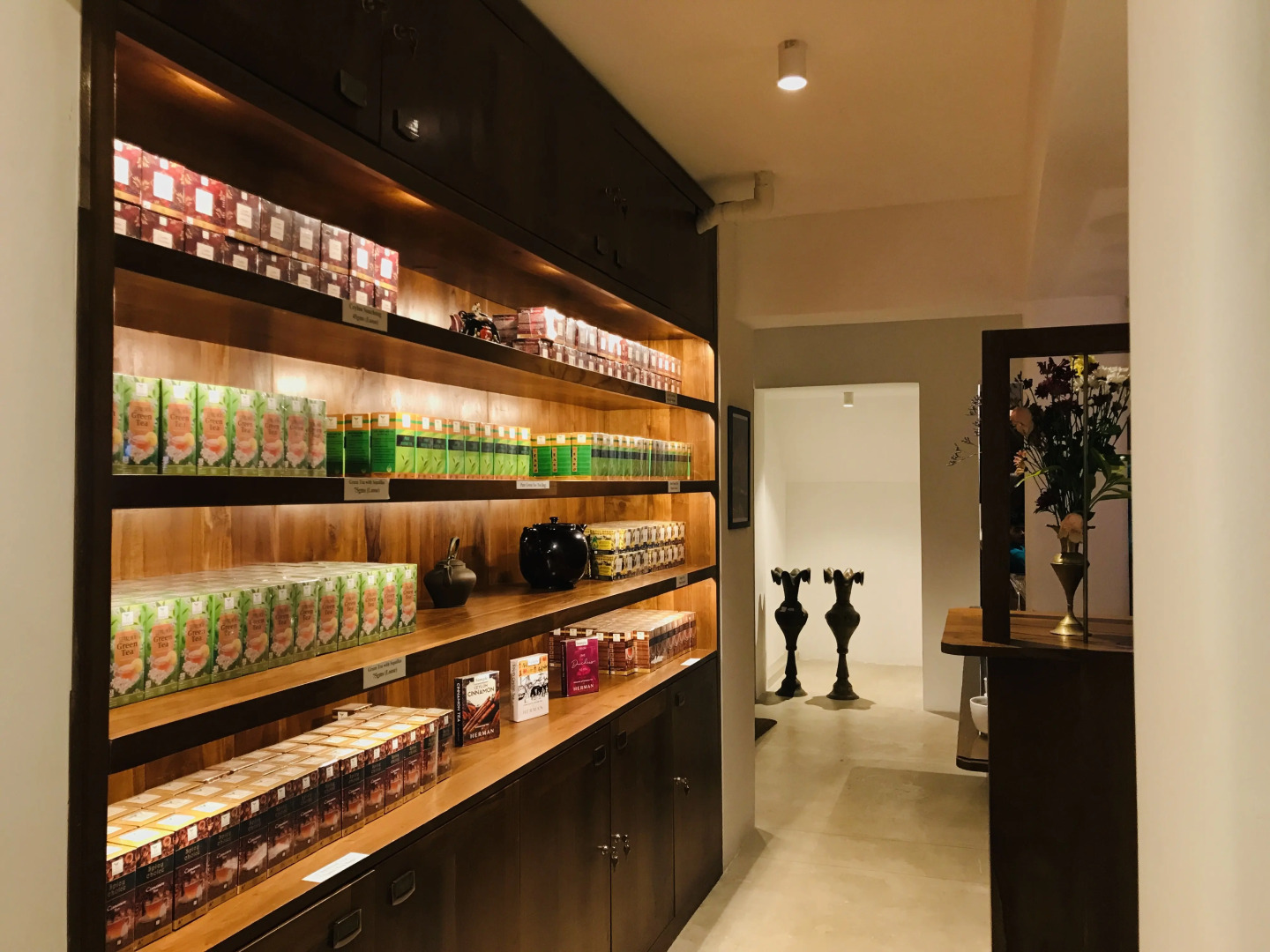 Hotel Tea Library Hikkaduwa