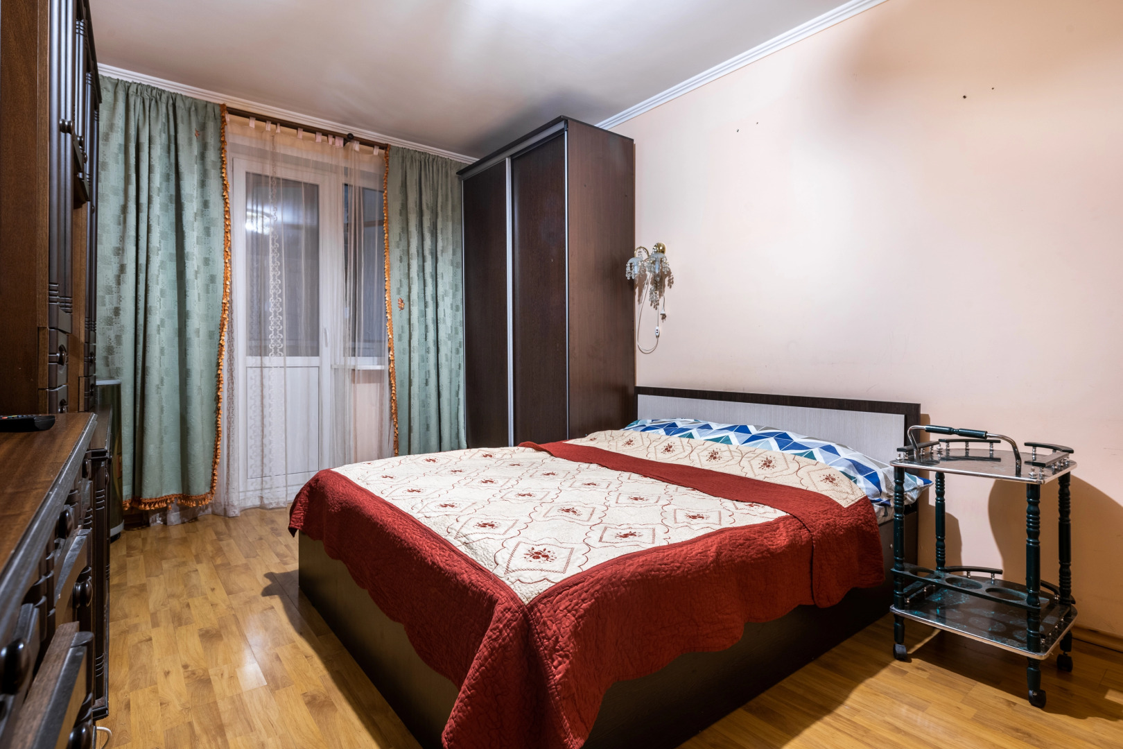 Апартаменты Domumetro на Введенского 24