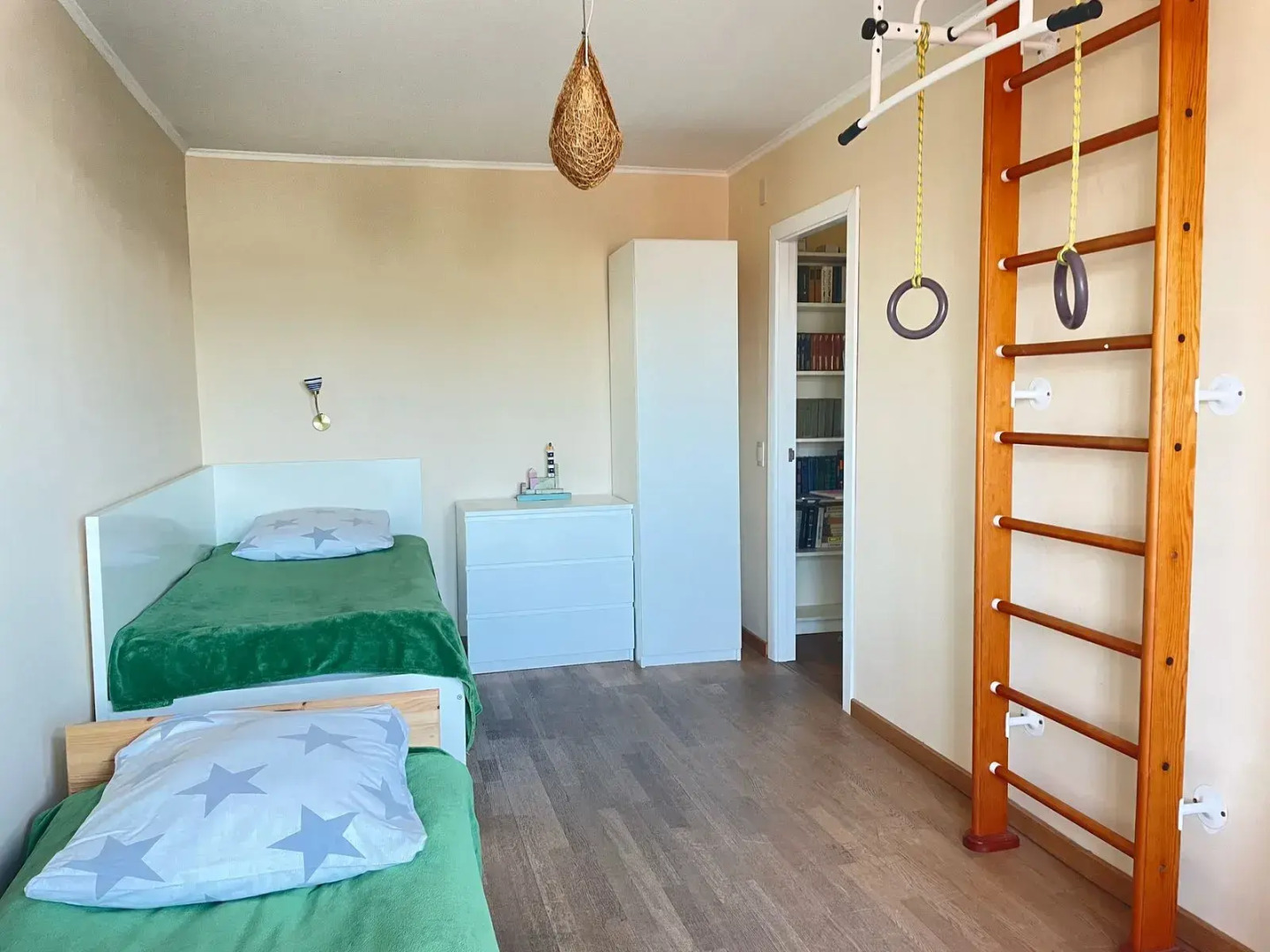 Апартаменты Просторные с 3 спальнями и большой столовой