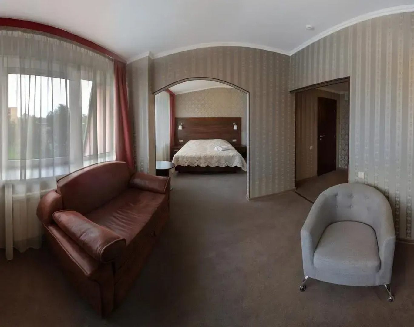 Отель Аврора