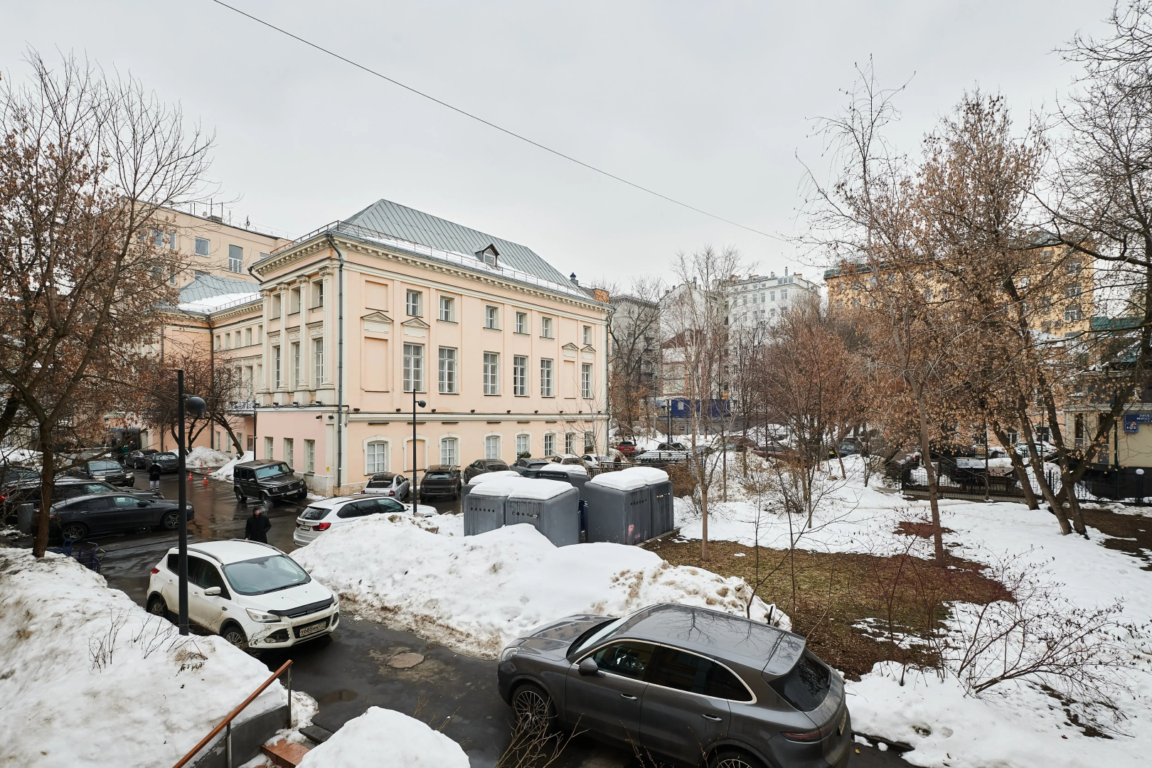 Квартира GM Apartments Яркая Трехкомнатная у Красной Площади