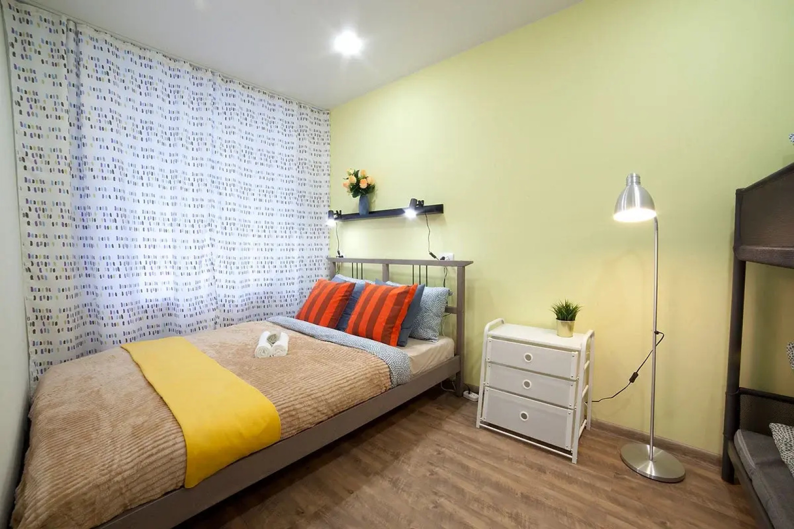 Квартира Серафимовича 1/4-6