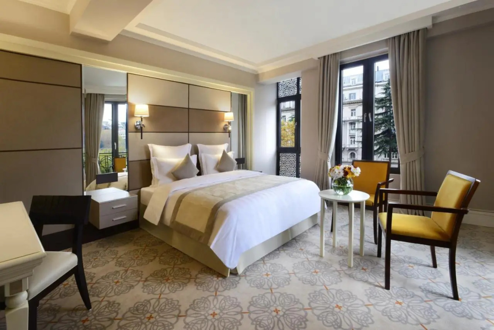 Отель Ambassadori Hotel Tbilisi