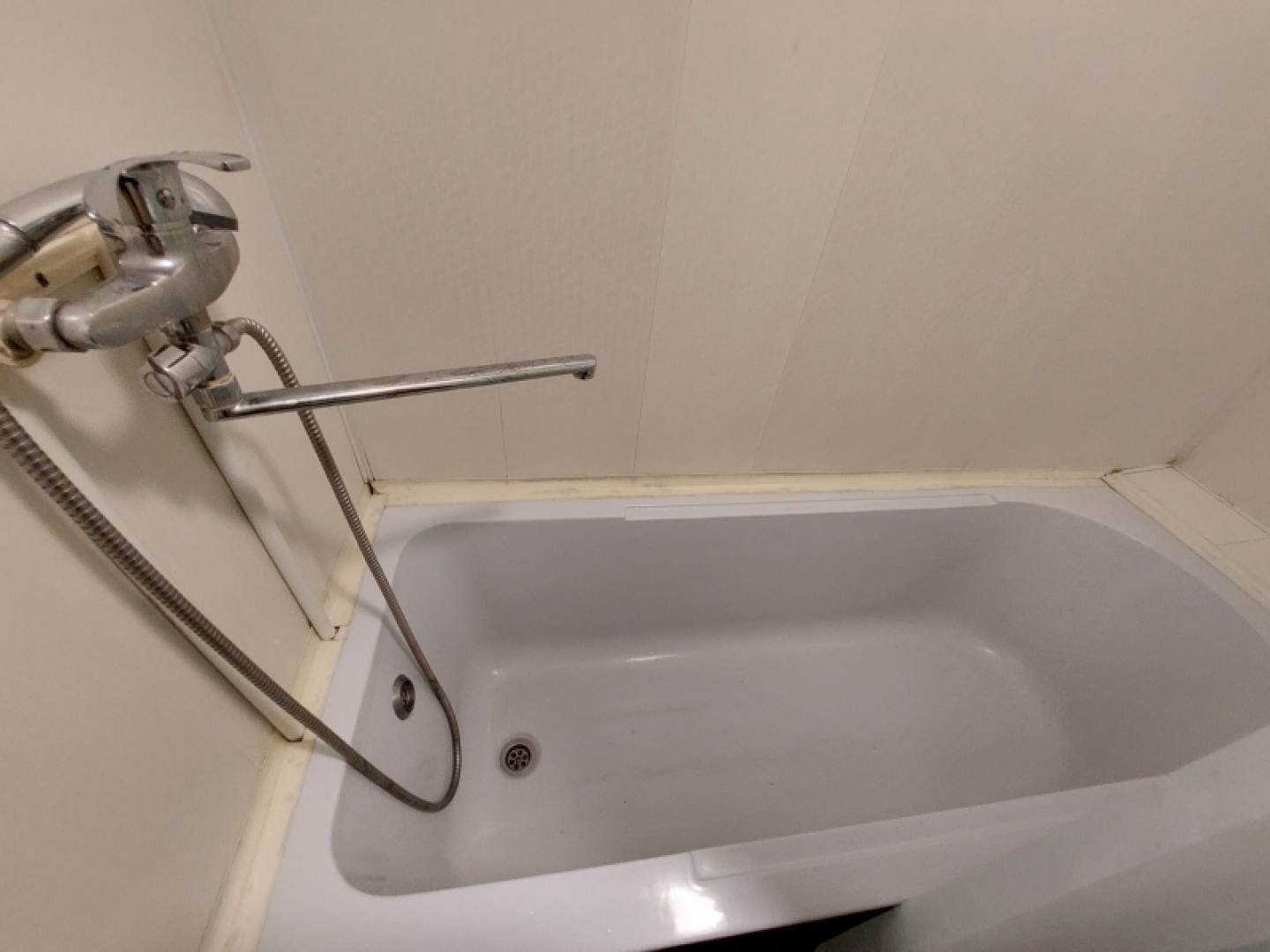 Апартаменты Студия с балконом у ТЦ Колумб