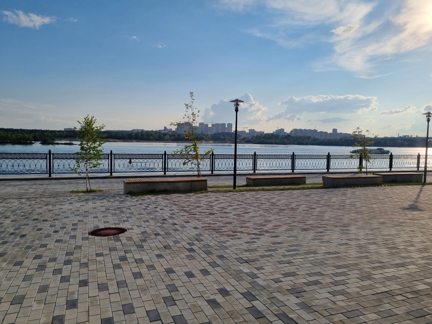 Апартаменты Евродвушка на Михайловской набережной с видом на реку