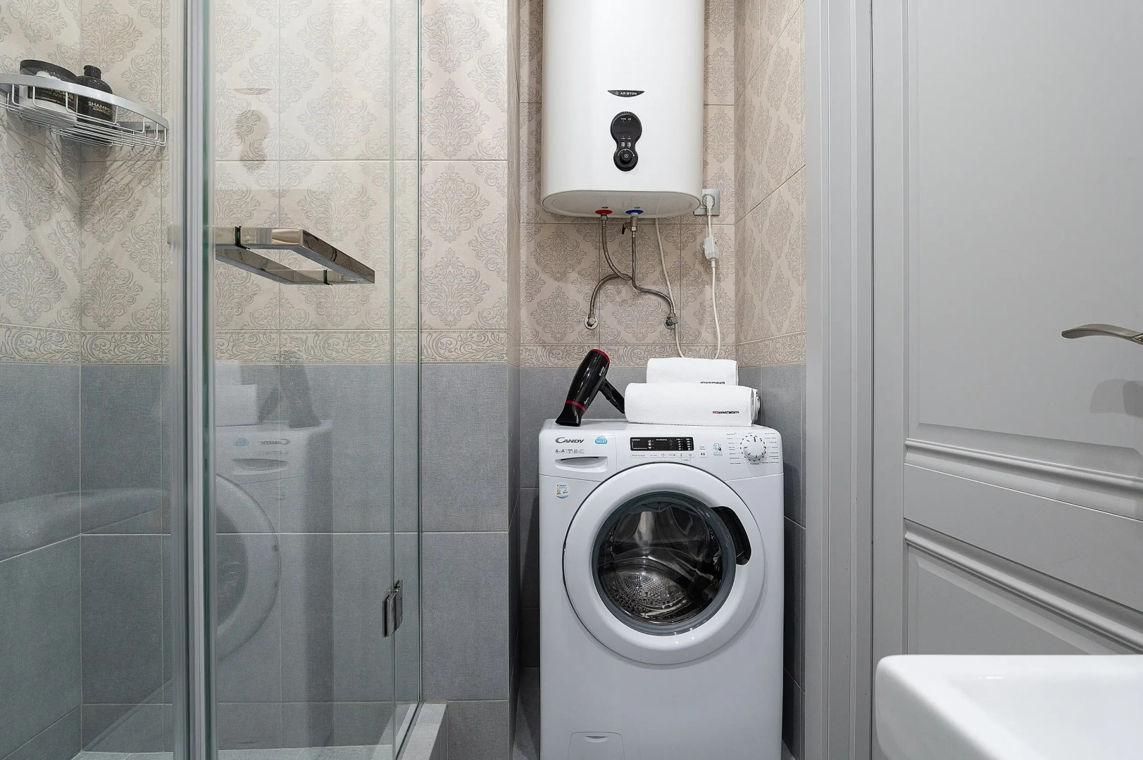 Апартаменты Red Apartments Арт Лайт Сити Форд