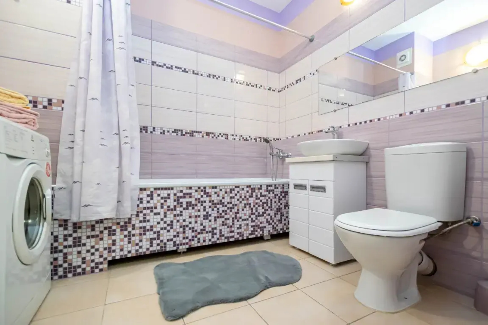 Апартаменты Cosmos Apart на Революции 48 Б (2)