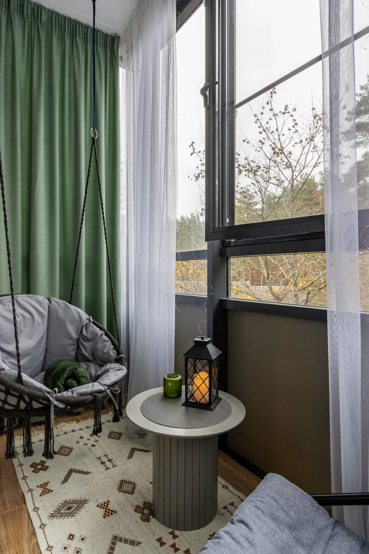 Квартира Ютно Колосья с качелью на балконе и видом на сосны в Зеленогорске