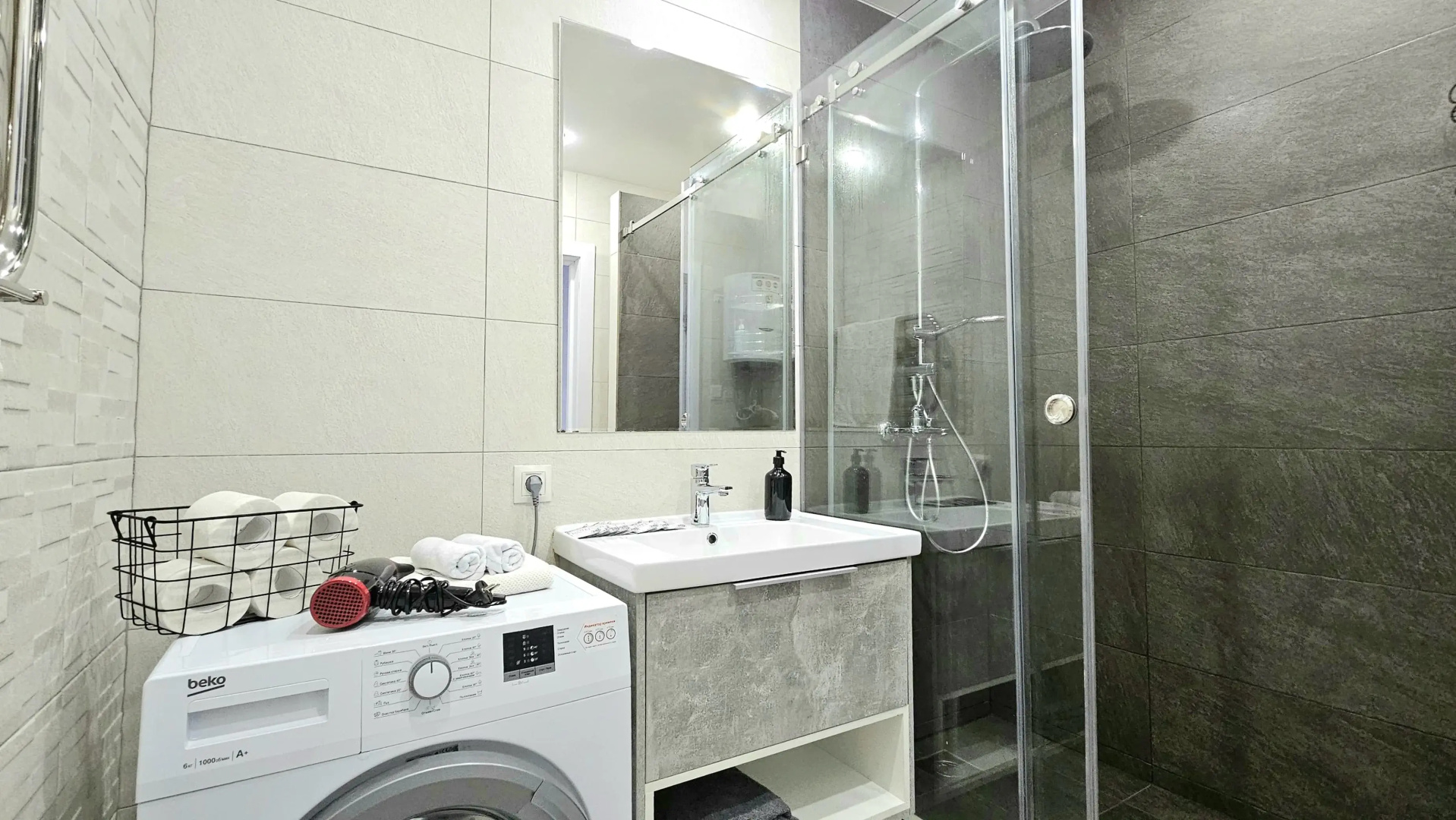 Квартира Urban Apartments 2-х комнатная рядом с метро и базой отдыха у леса