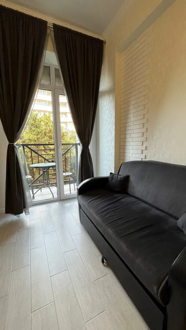 Апартаменты Евро 2-ком с балконом возле моря в центре Адлера Ajax