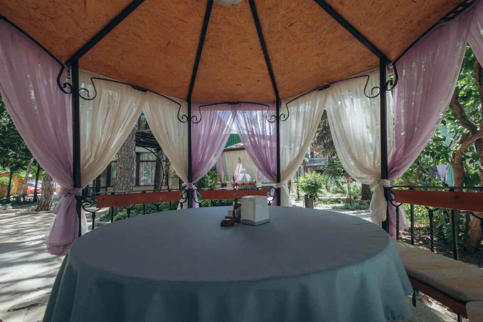 Отель Даяна