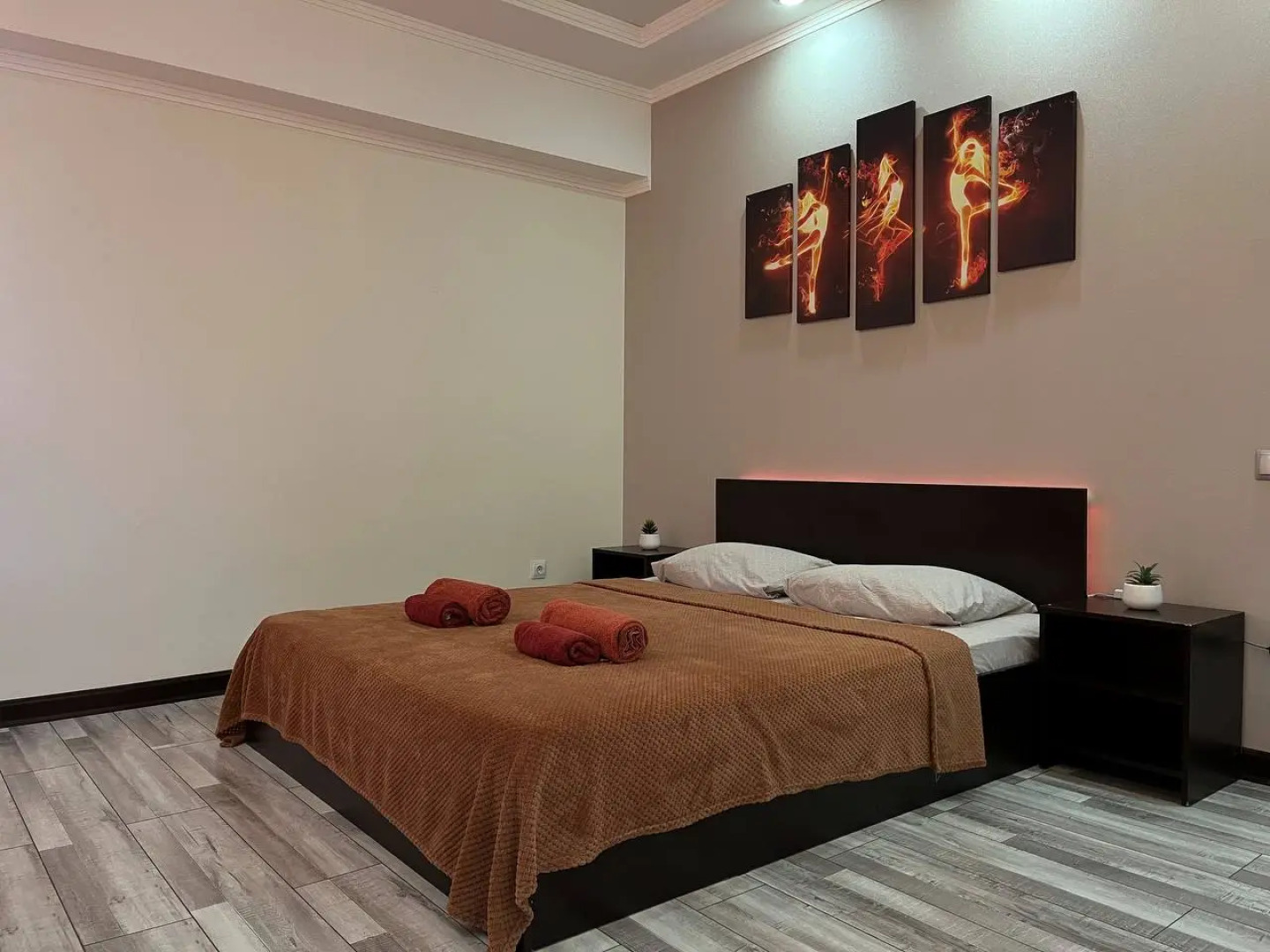 Апартаменты Red Room от Rooms Apartment