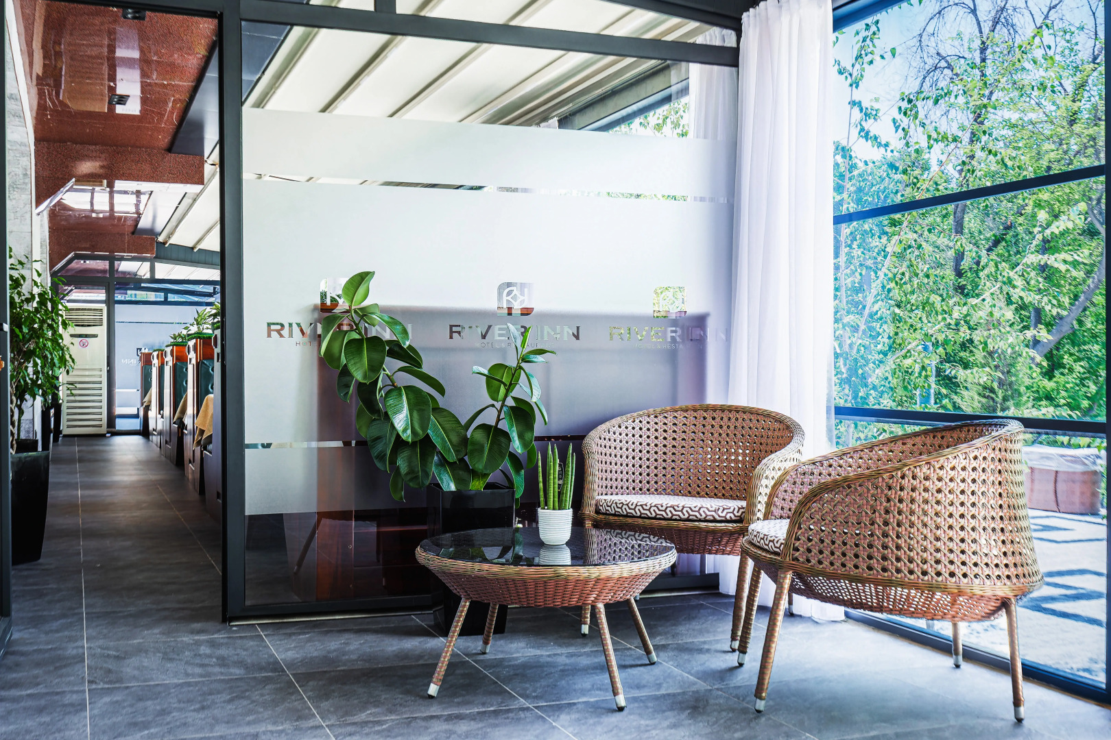 Отель River Inn