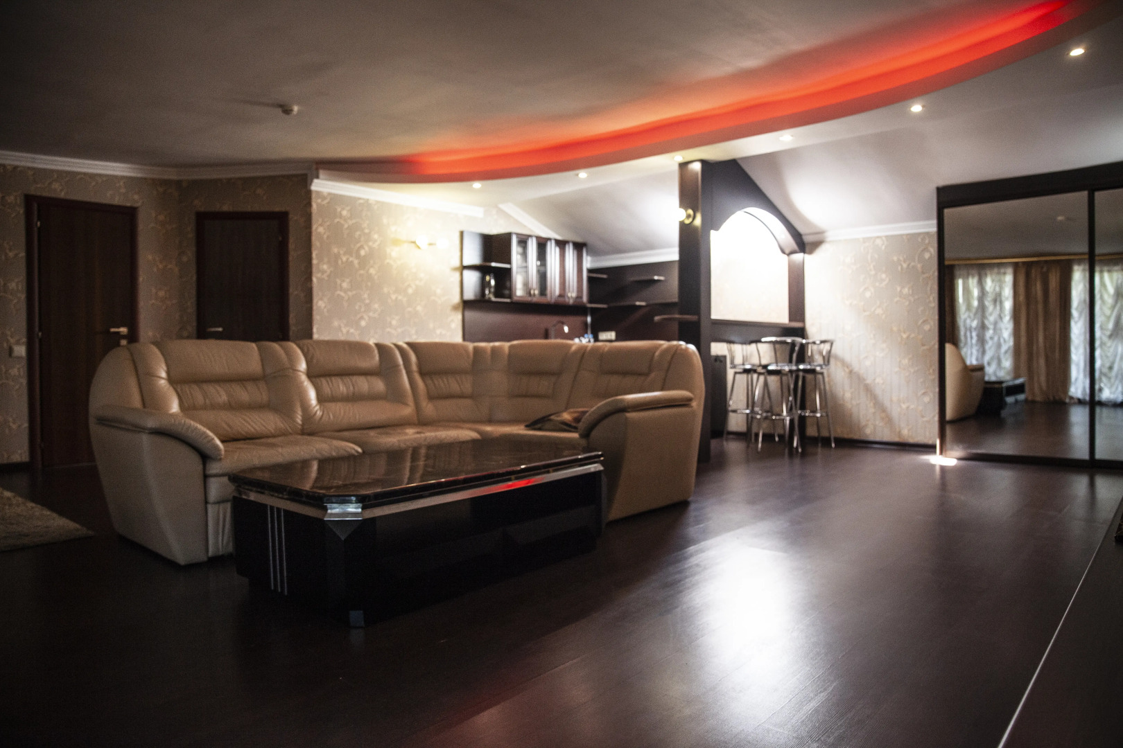 Отель Мона Лиза