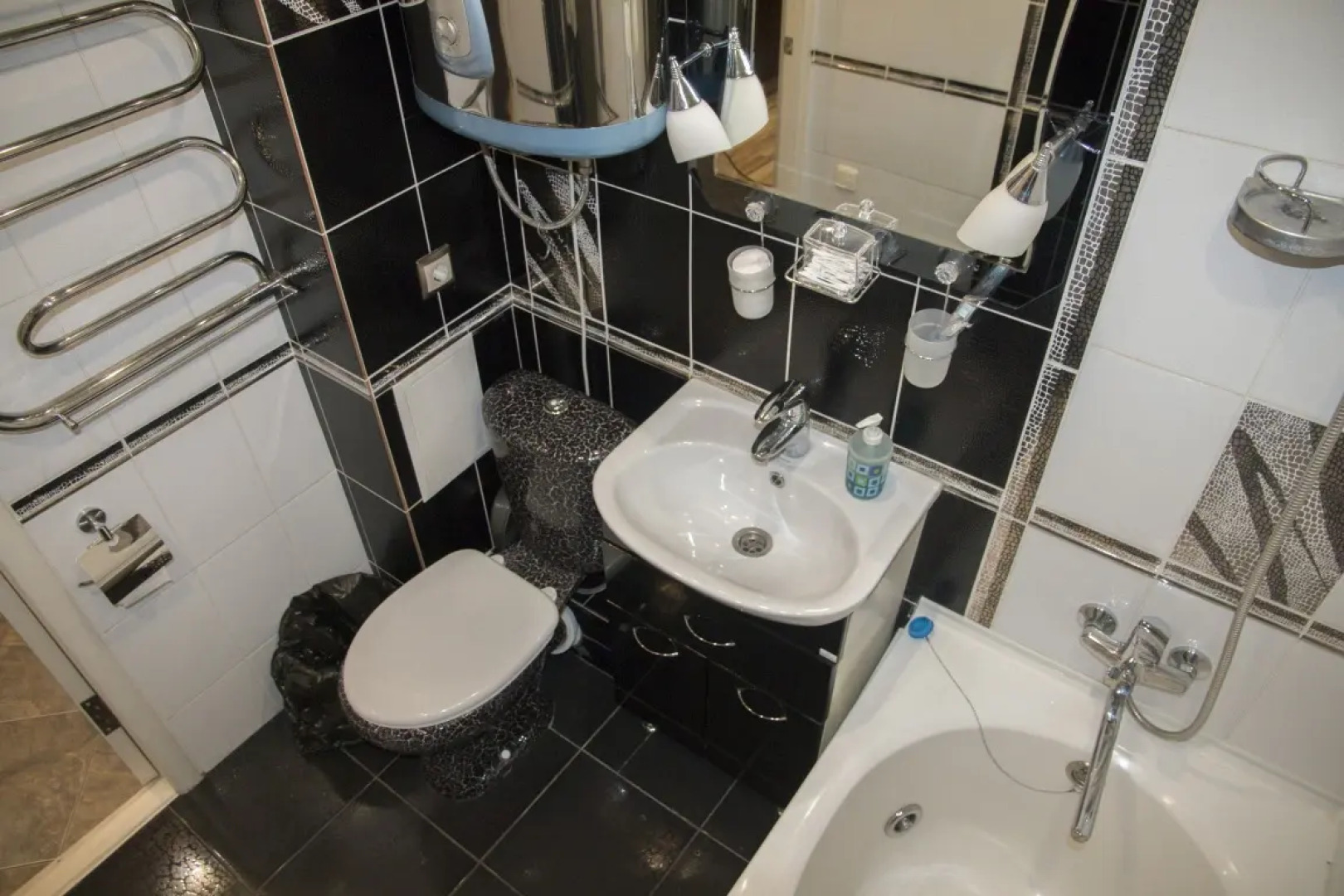 Апартаменты однокомнатные Премиум с джакузи на Парижской коммуны 40