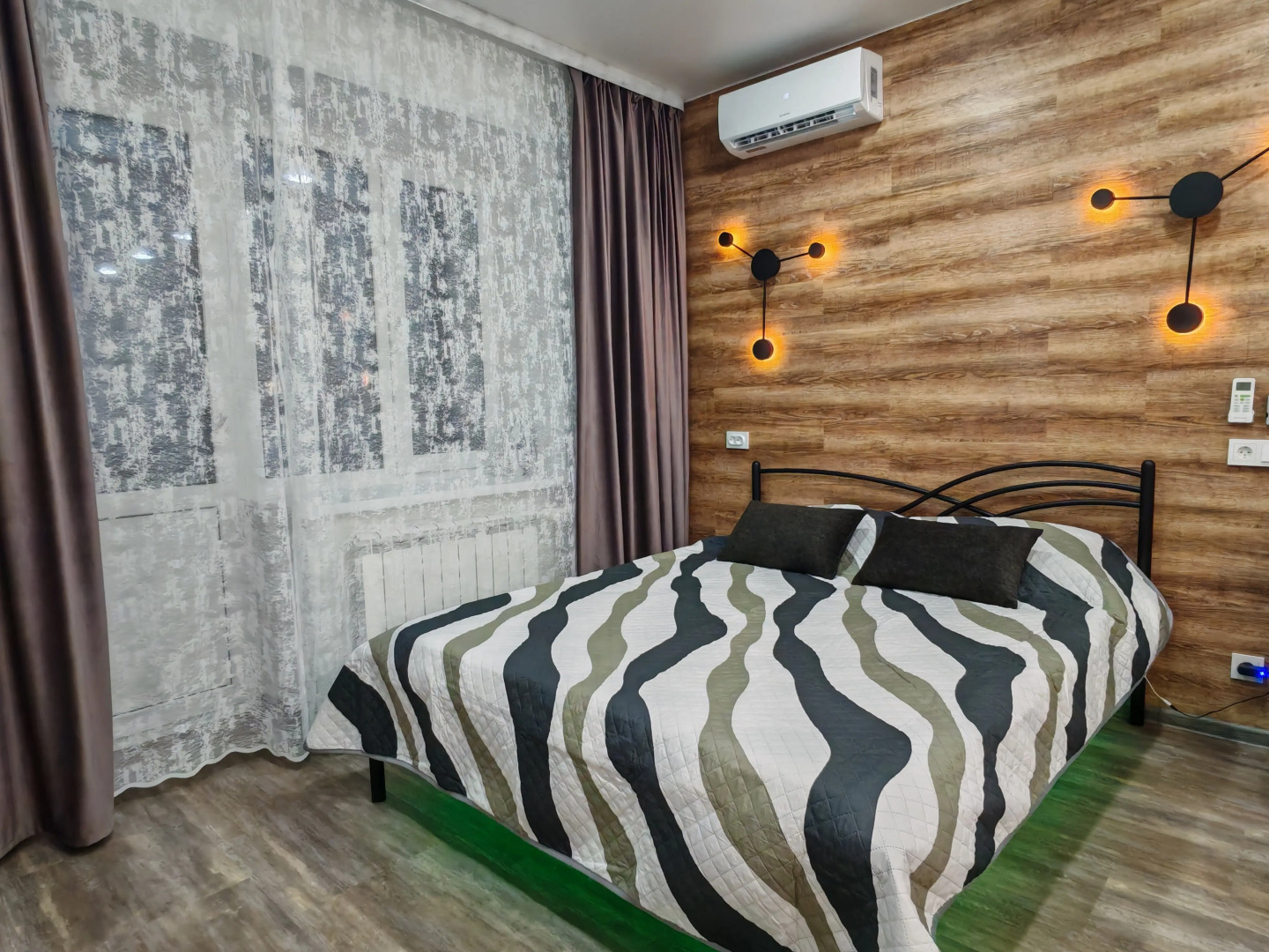 Апартаменты Двухкомнатные Люкс в Центре Абакана