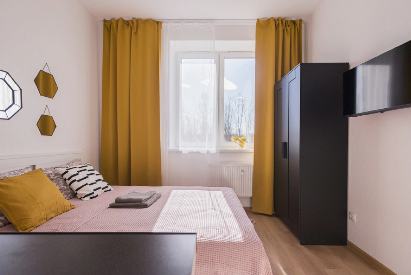 Квартира Студия Желтая в поселке Песочном