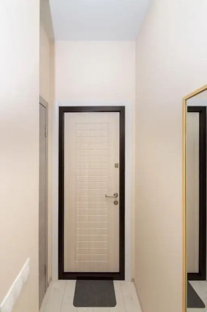 Апартаменты Мини студия в Центре с кухней, душем и большим окном