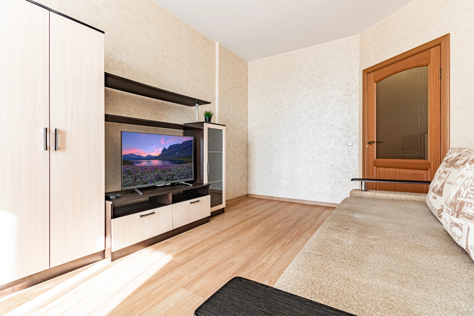 Апартаменты с Lounge зоной и видом на Красную ТЦ в доме паркинг комфорт Заселение 24/7