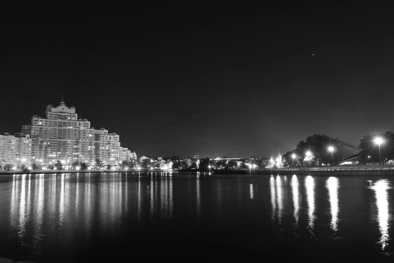 Апартаменты в историческом центре Минска Немига с шикарным видом из окна Wi-Fi 24/7