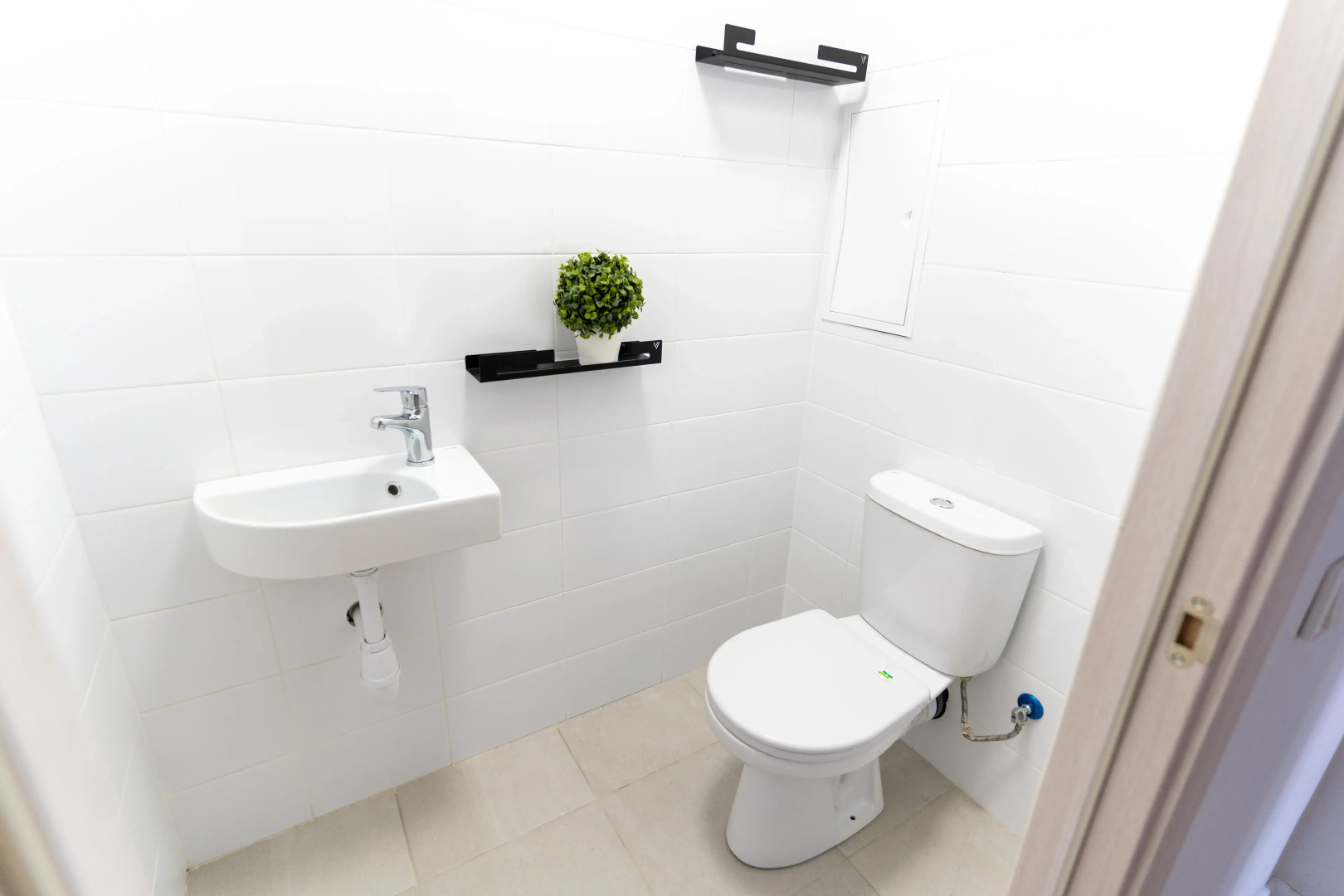 Апартаменты евротрёхкомнатные на Полимерном 13