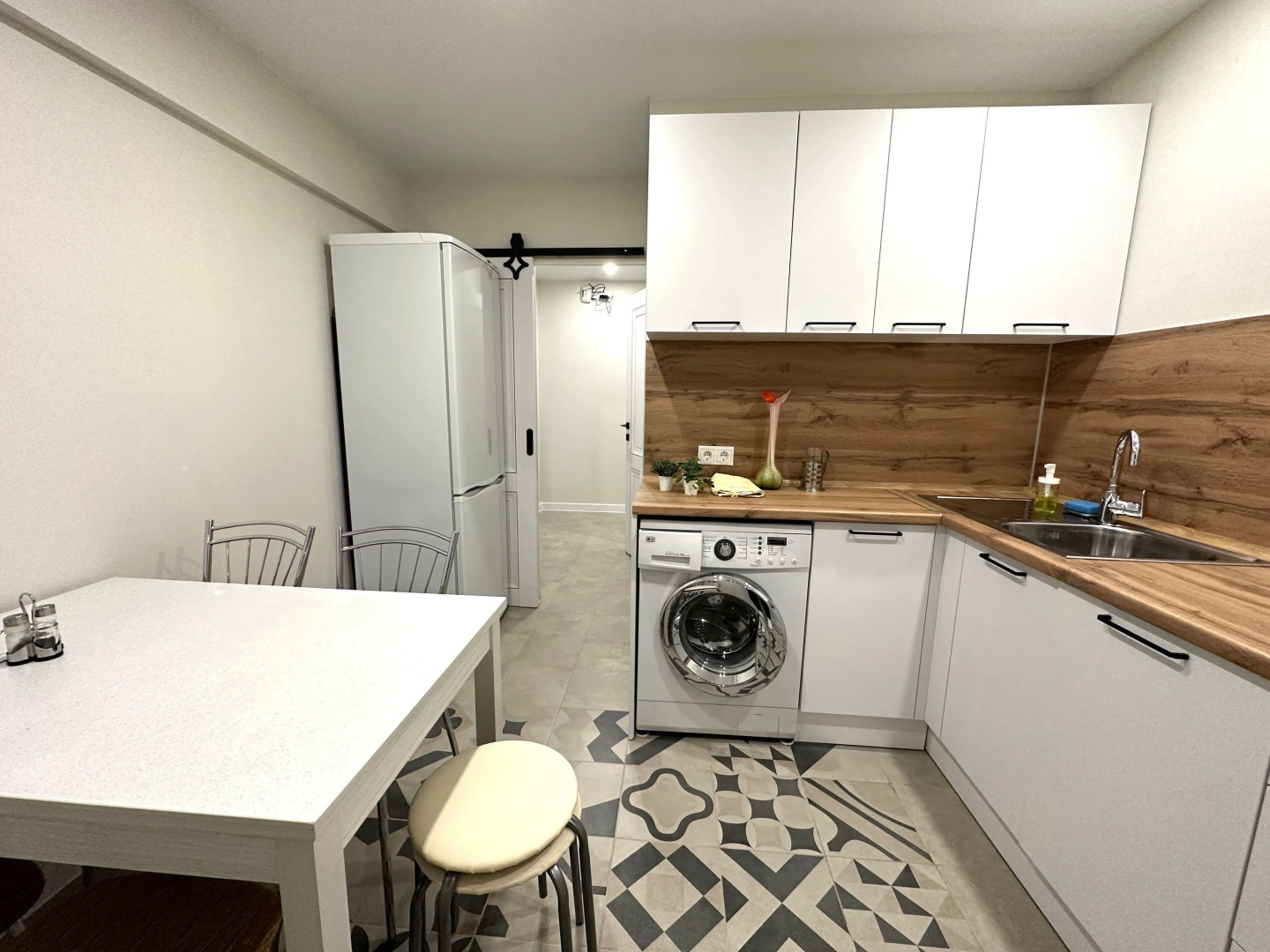 Квартира Цвет Моря Улица Роз 2-Комнатная