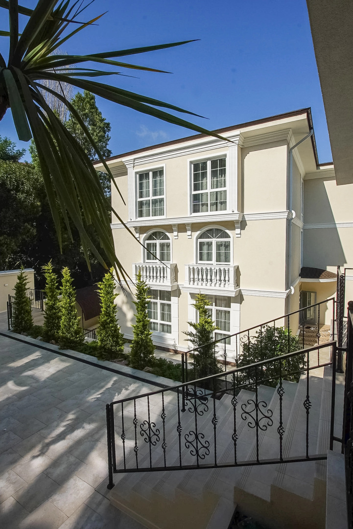 Гостевой дом The White Residence