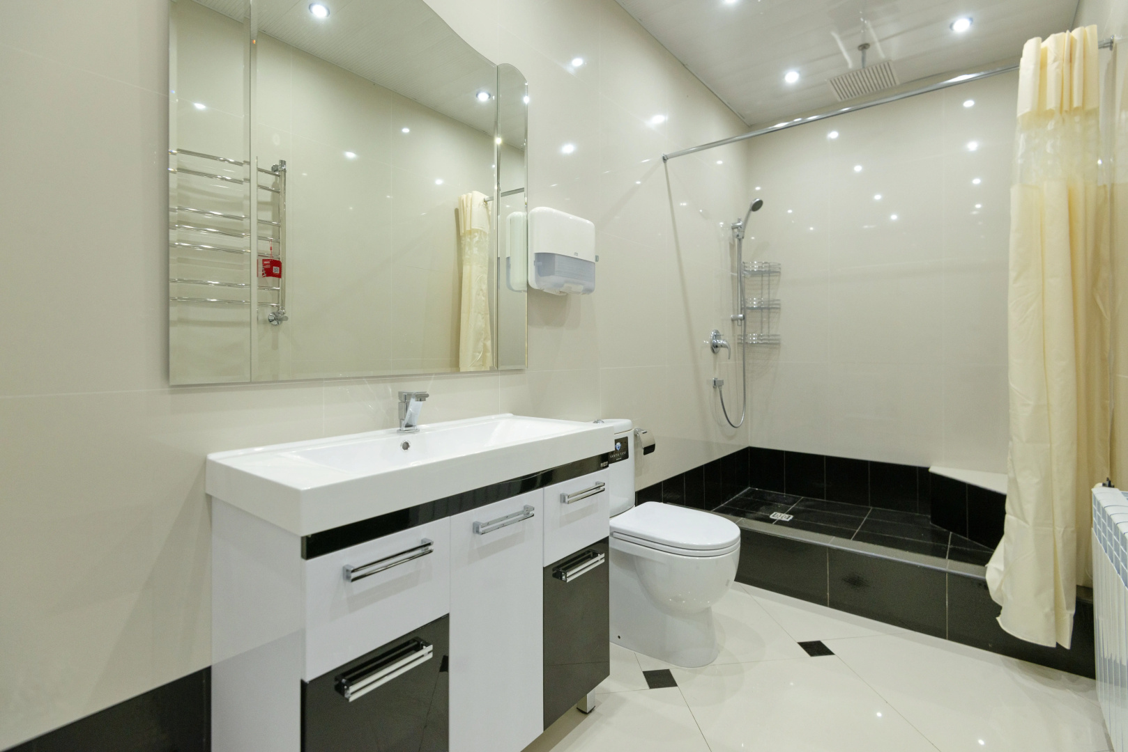 Raj Guest House