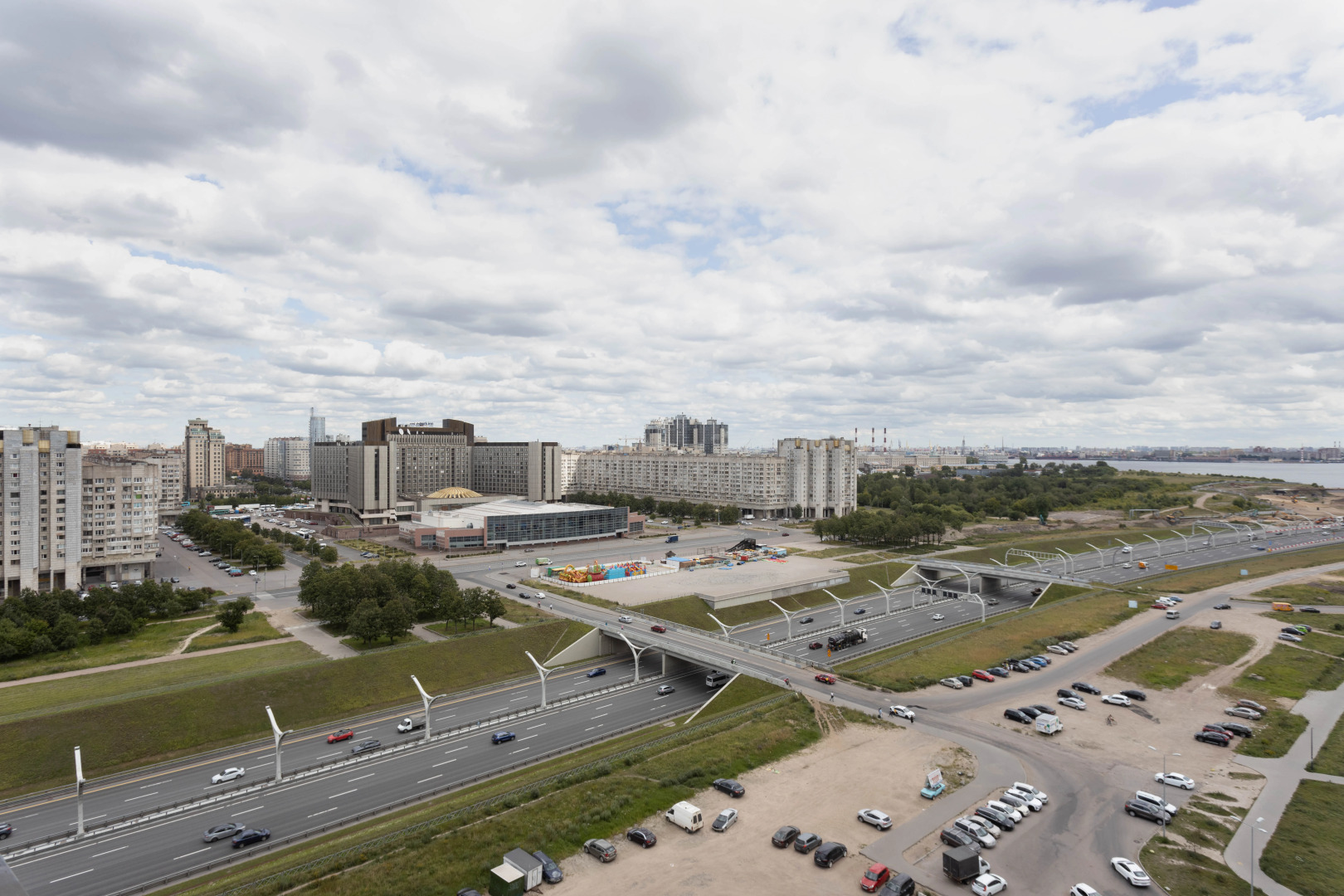 Апартаменты с Видом на Реку Нева