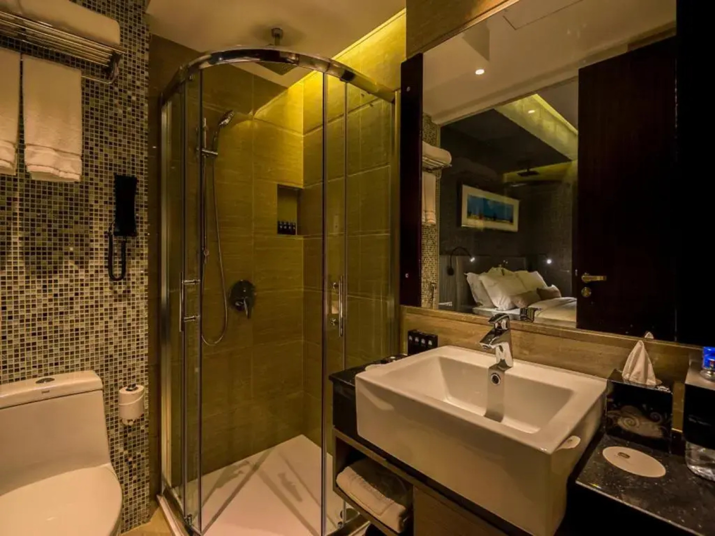 Отель Best Western Plus Maple Leaf