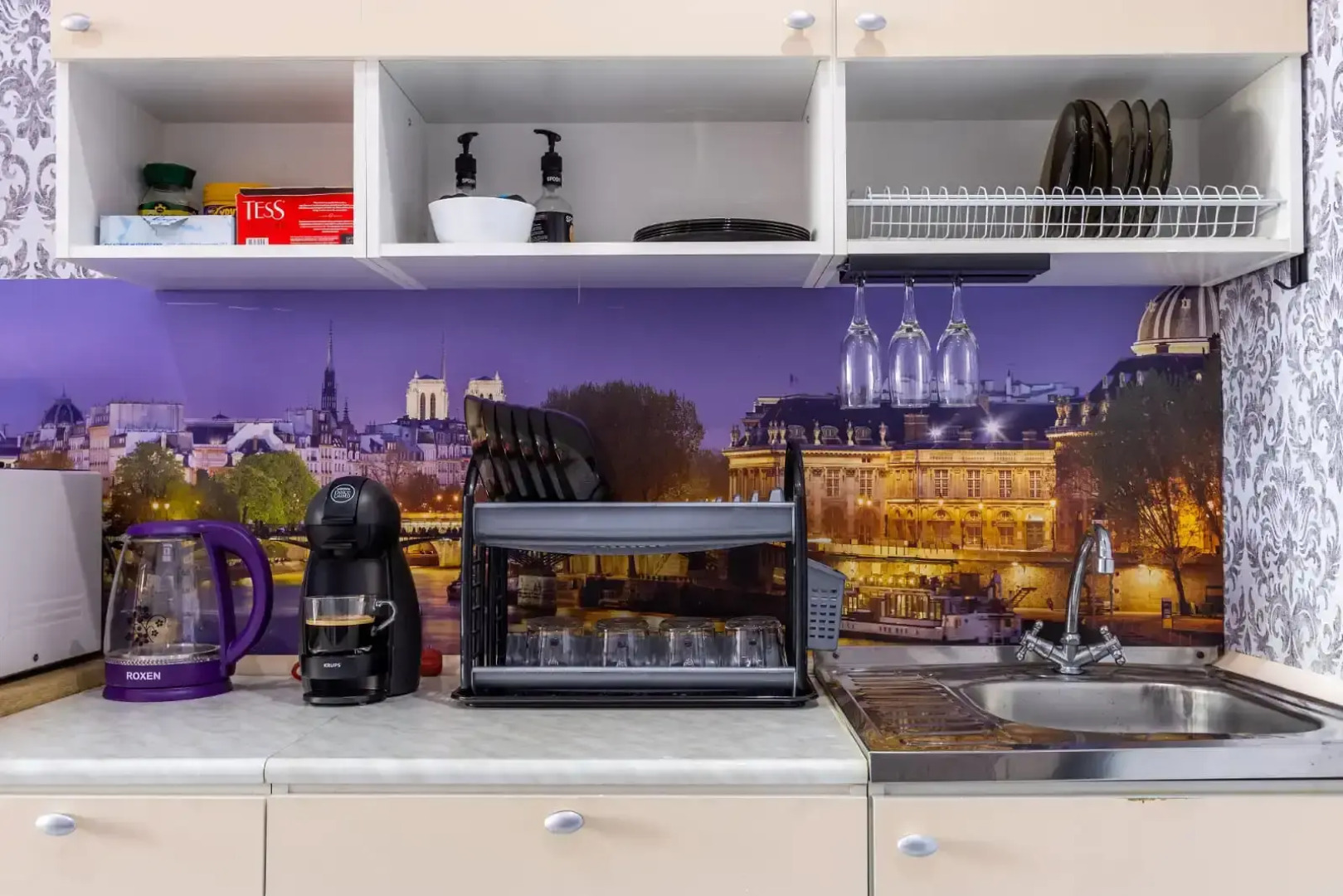 Апартаменты в Новом доме, 3 раздельных спальных места, до метро 5 минут пешком бонус кофемашина