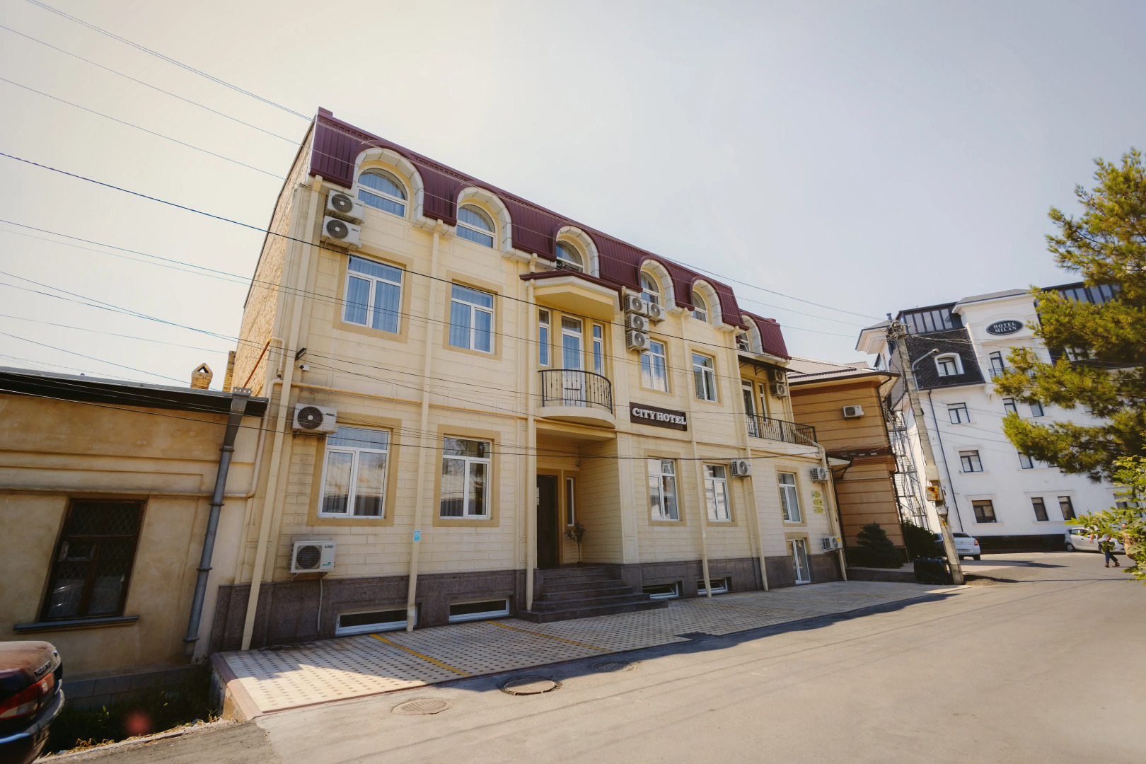 Отель City