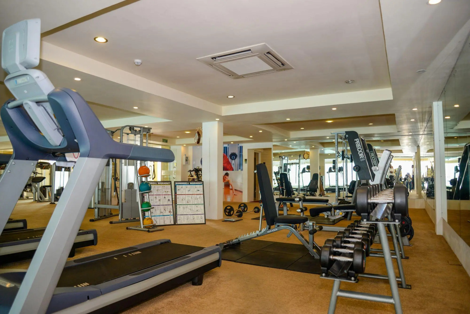 Отель The Grand Kandyan