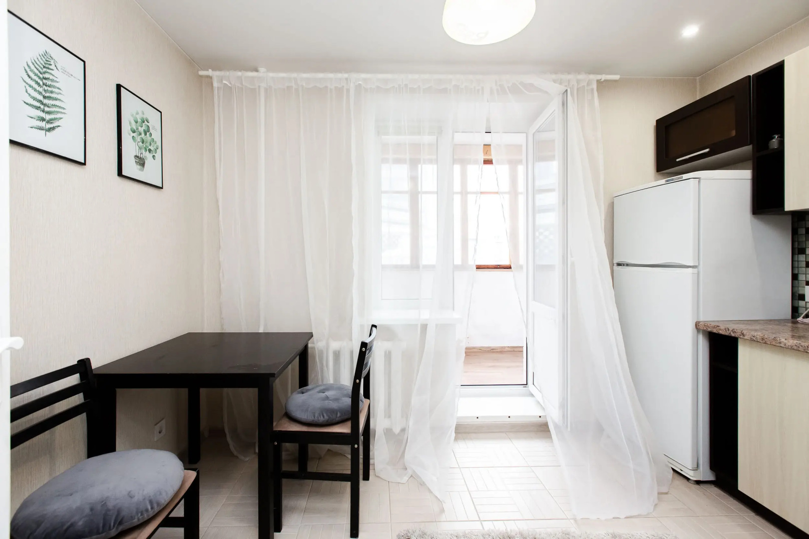 Апартаменты Ladgorna на Обойной 4/2