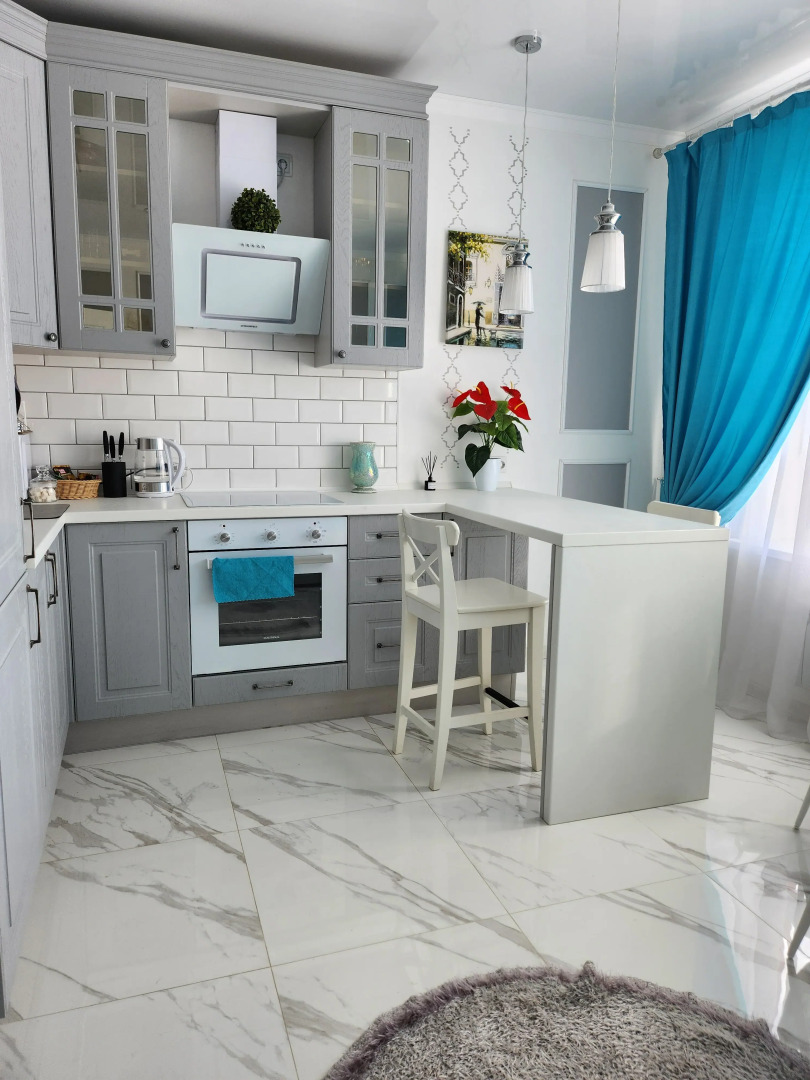 Квартира с видом на закат Родионова, 19