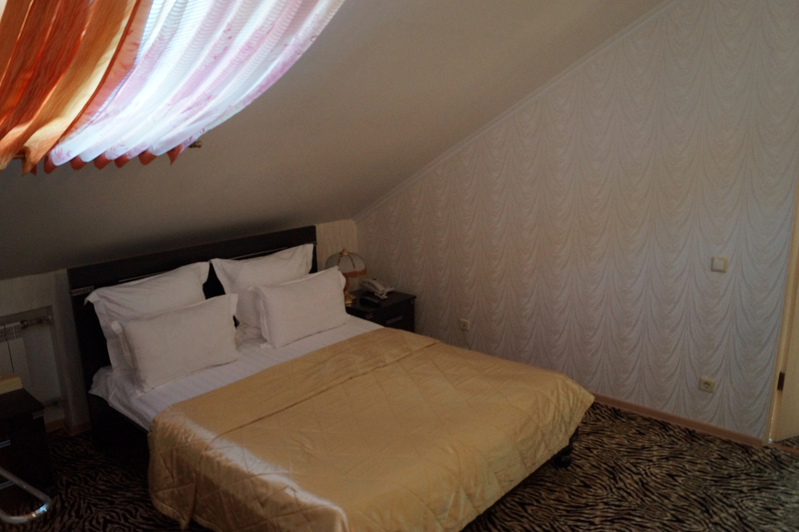 Отель Ренессанс