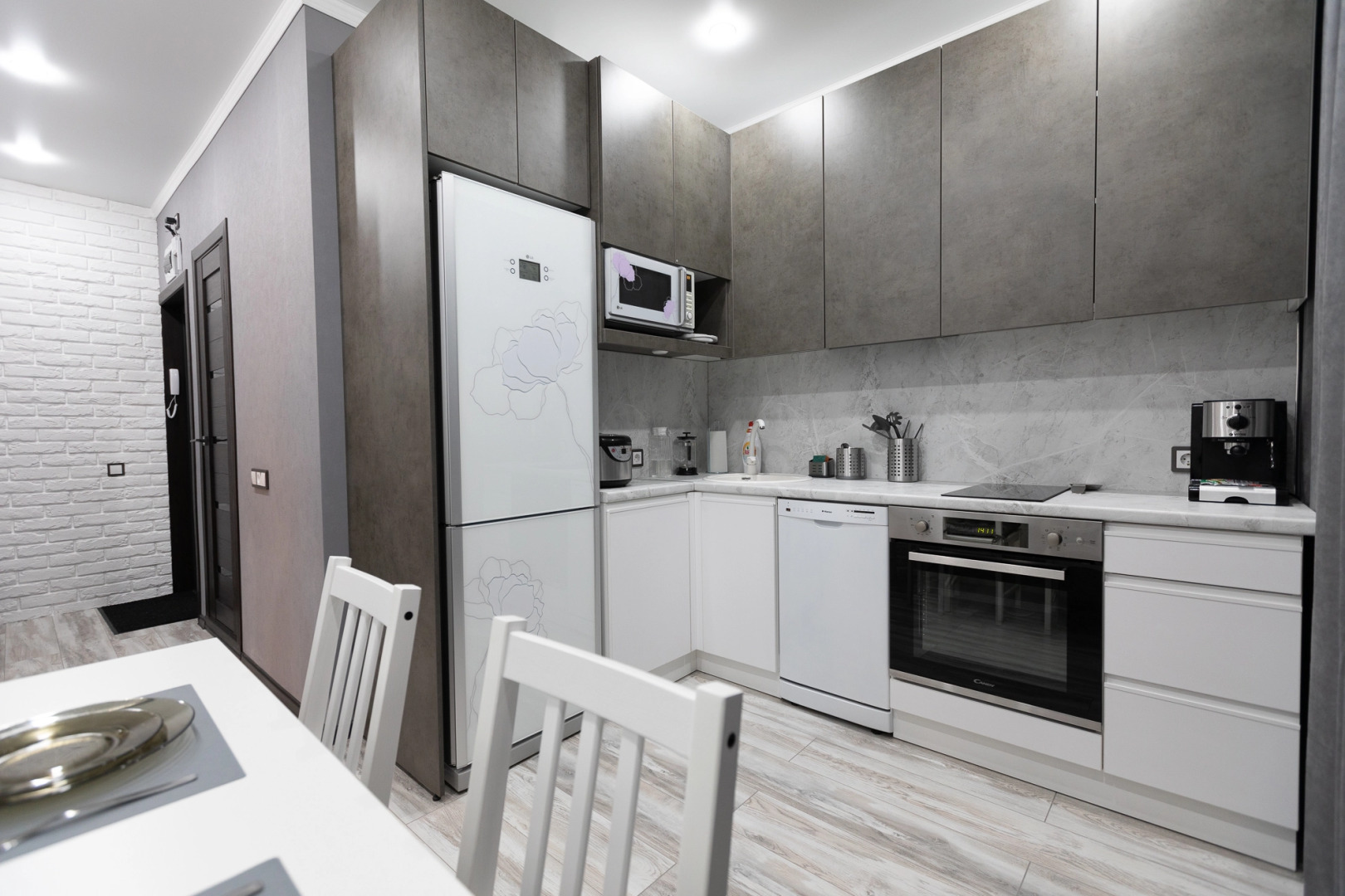 Апартаменты на Бредова 32