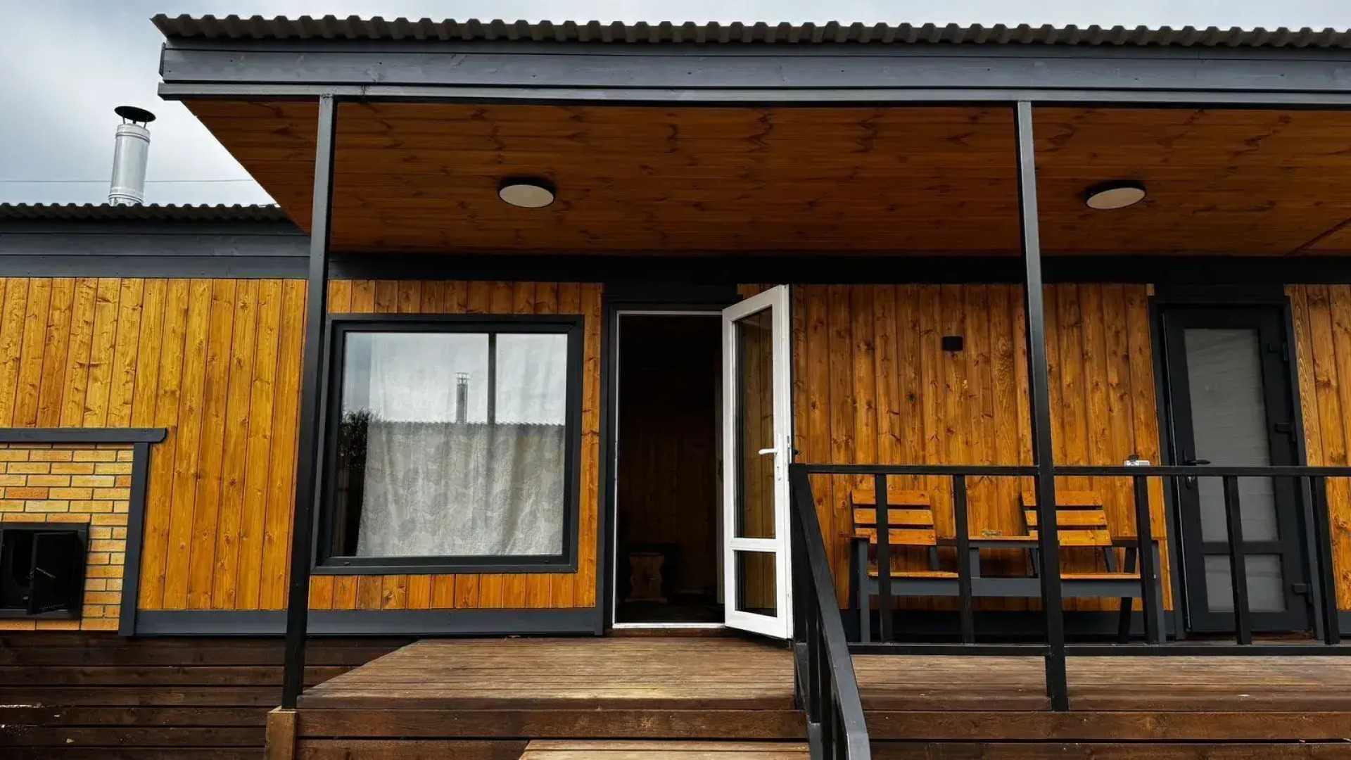 Частный Дом с Террасой и Видом на Лес