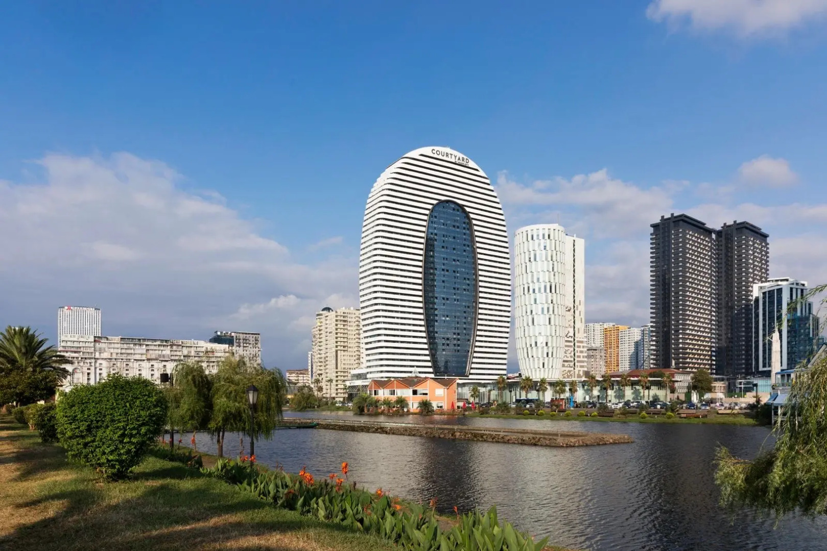 Апартаменты Bright Apartment with Balcony in Alliance Palace Batumi - Steps from the Sea & Dancing Fountains