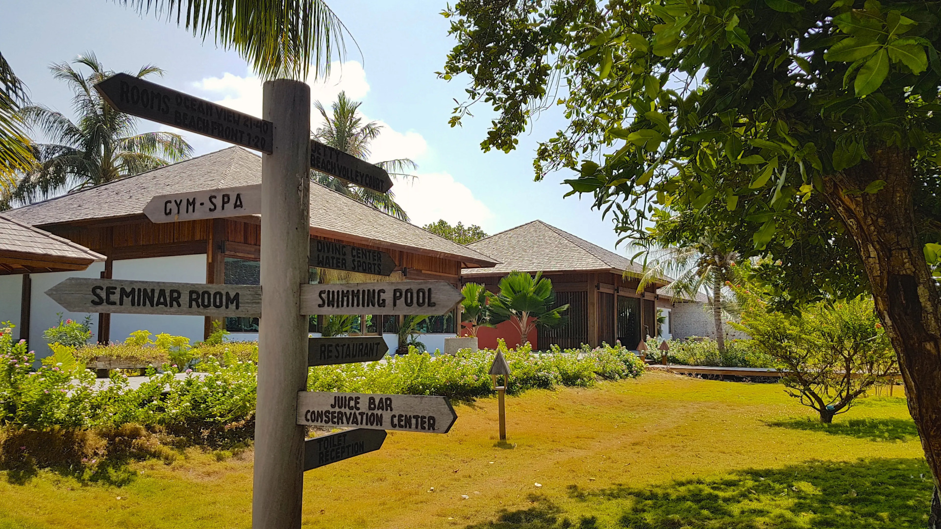 Отель The Barefoot Eco