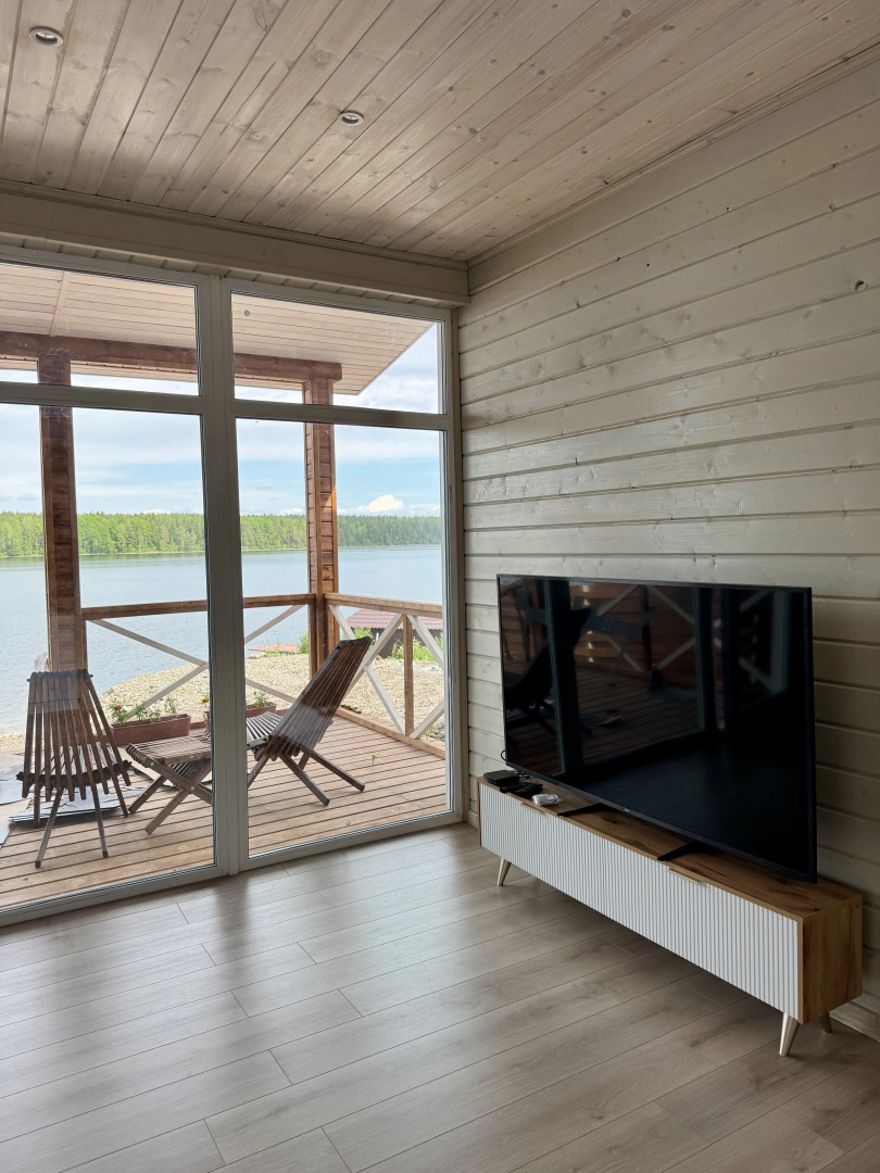 Частный дом у озера Онежская Горка