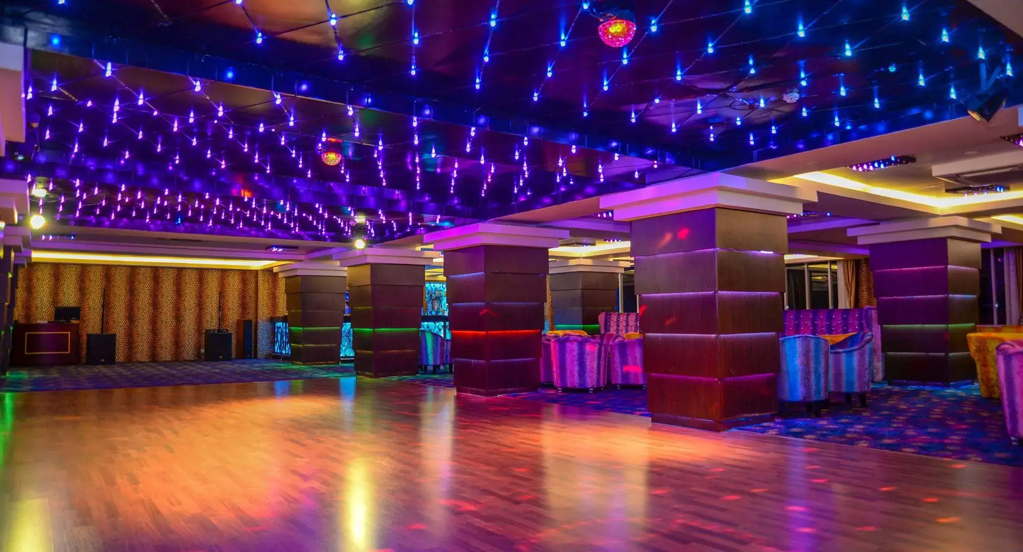 Отель The Grand Kandyan