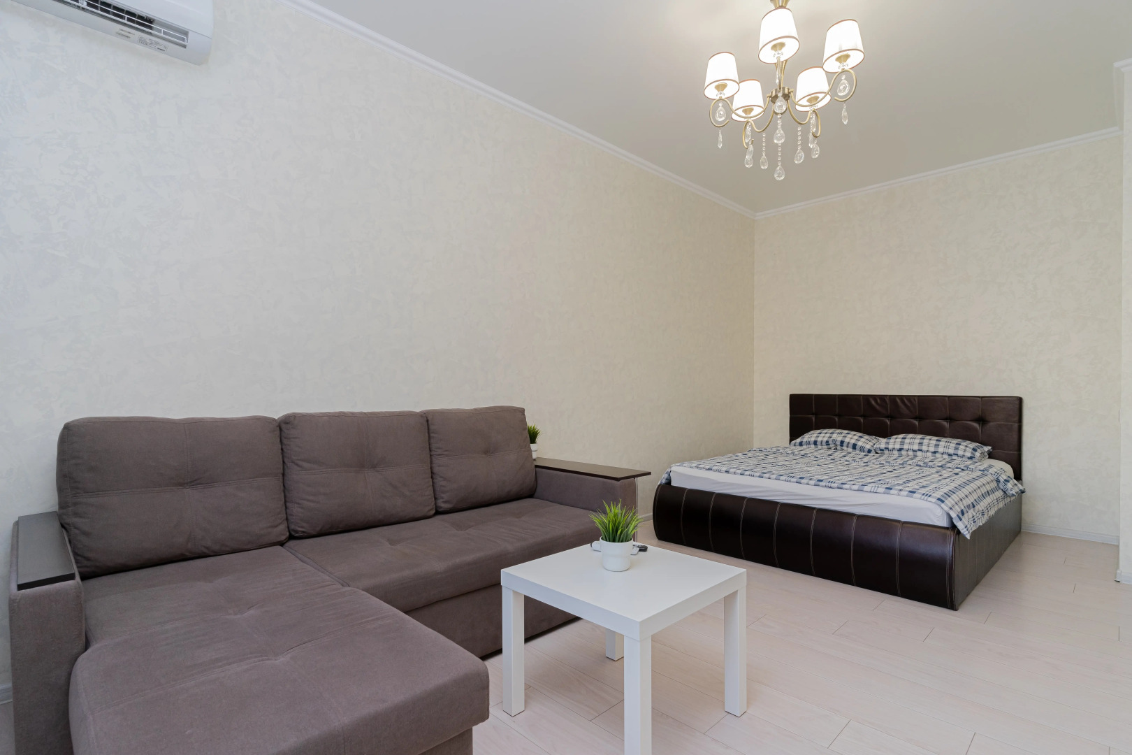 Квартира ЛЮКС Посуточно в ЖК Жигулина Роща