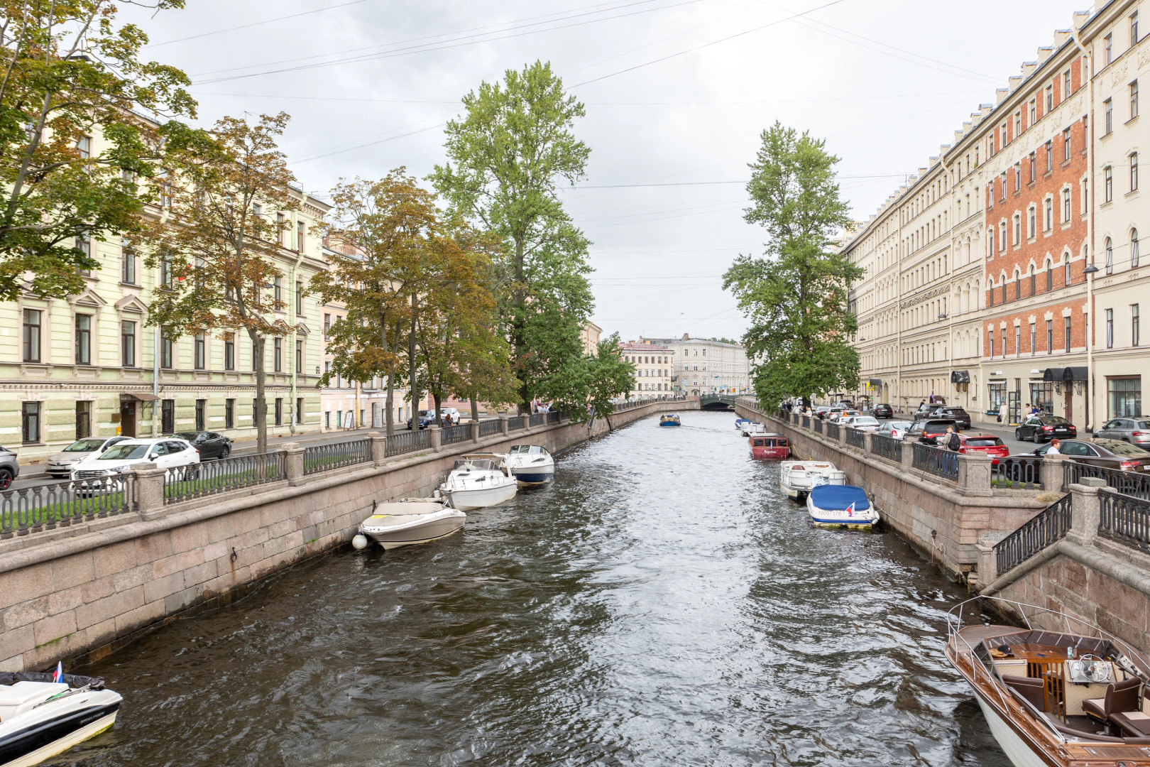 Апартаменты  LetYourFlat «Queen»