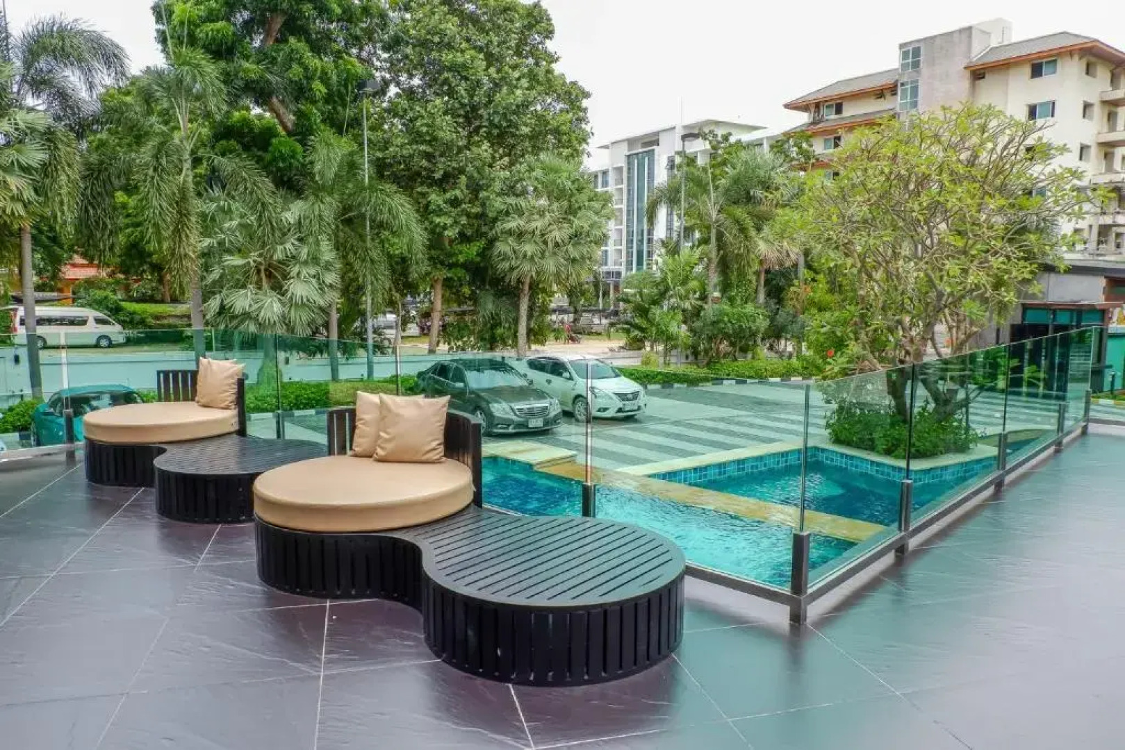 Отель Z Through by The Zign