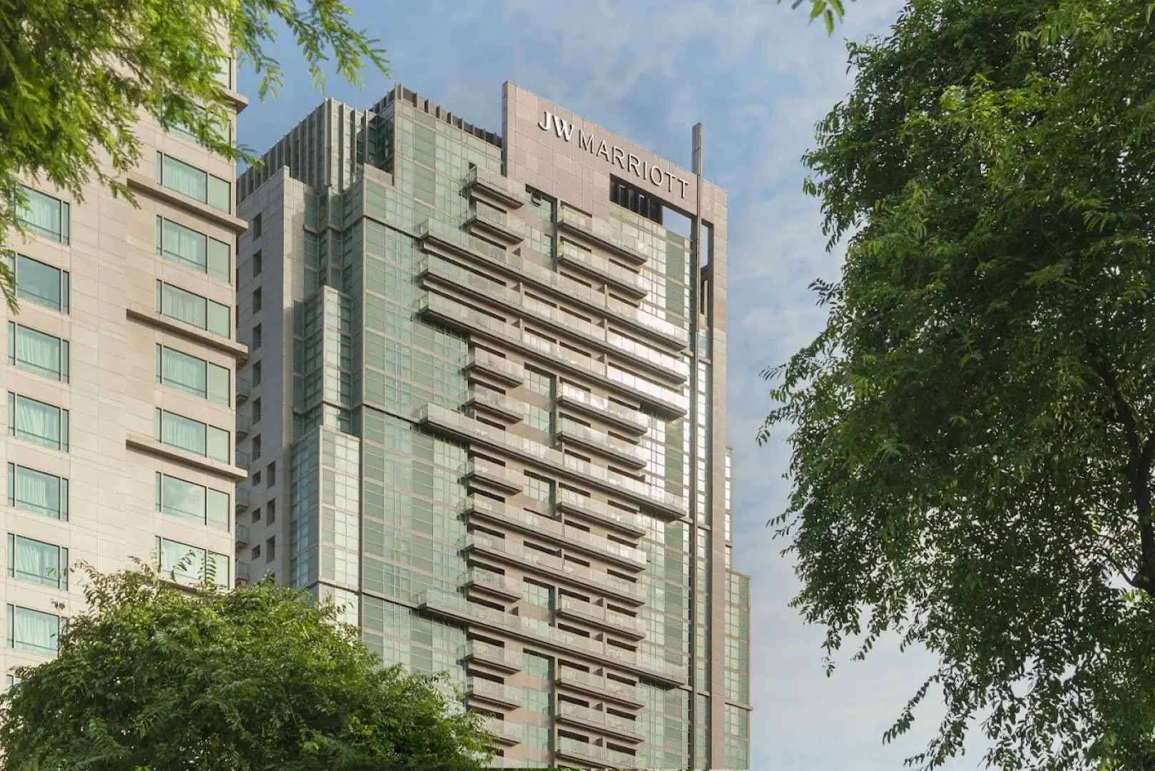 Отель JW Marriott Hotel & Suites Saigon