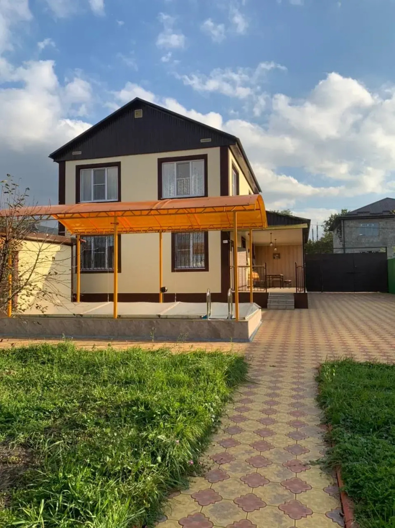 Частный Дом Двухэтажный с Бассейном