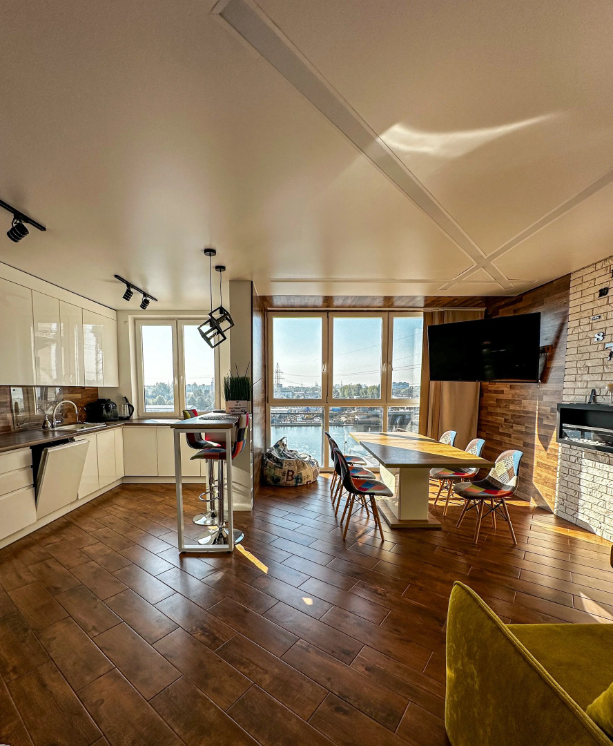 Апартаменты GEOMETRY - Просторная квартира с панорамным видом на реку в центре